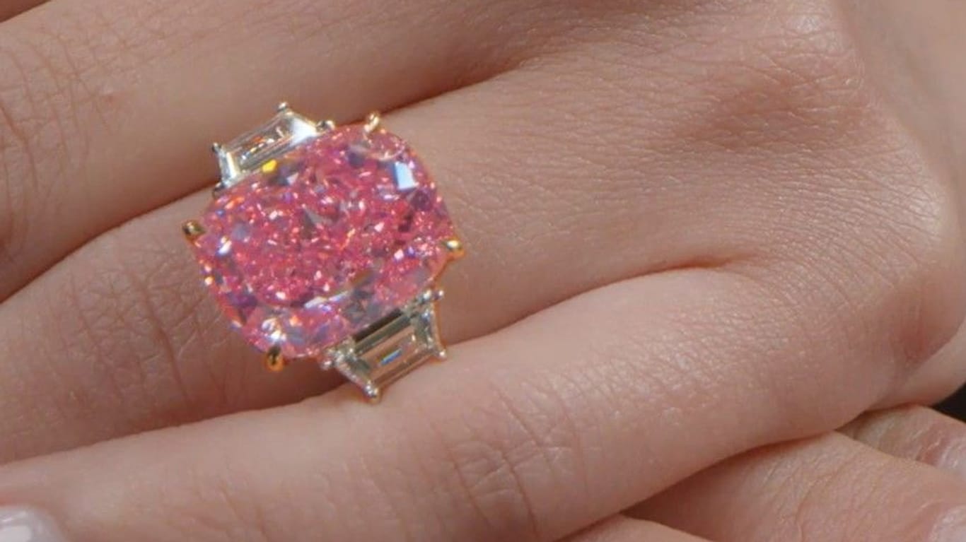 Es sei "der lebhafteste pinke Diamant, der je auf den Markt kam": So warb das Auktionshaus in New York mit dem Edelstein.