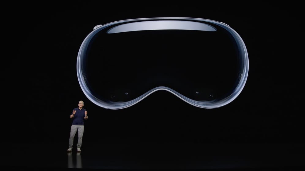 Apple Vision Pro: Die Datenbrille soll zum Start im kommenden Jahr 3.499 US-Dollar kosten.