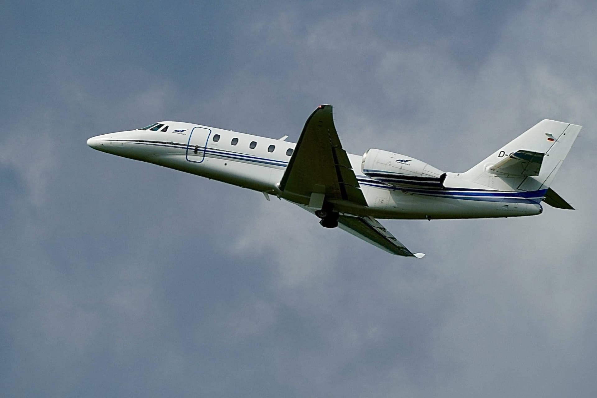 Privatjet nach dem Start auf dem Flughafen Dortmund-Wickede.