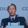 Claudia Pechsteins Uniform-Auftritt – Polizei leitet dienstrechtliche Prüfung ein