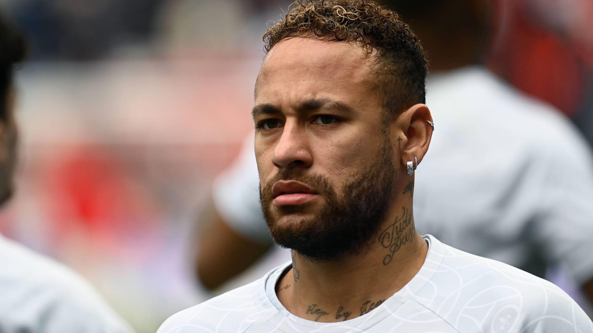 Neymar: Der Weltstar hat Probleme mit seinem Luxusanwesen. Neymar: Der Weltstar hat Probleme mit seinem Luxusanwesen.