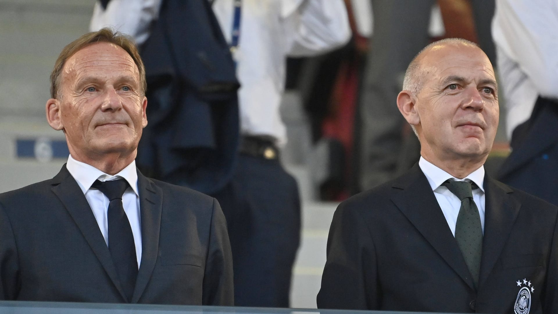 Hans-Joachim Watzke (l.) und Bernd Neuendorf: Sie hielten Flick nach der WM im Amt.
