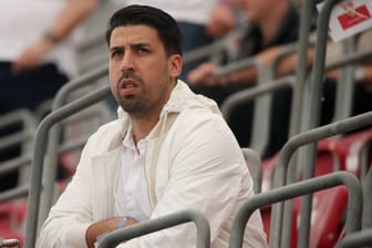 Sami Khedira: Der frühere Profi des VfB Stuttgart soll sich den Posten von Oliver Bierhoff offenbar mit Hannes Wolf teilen.