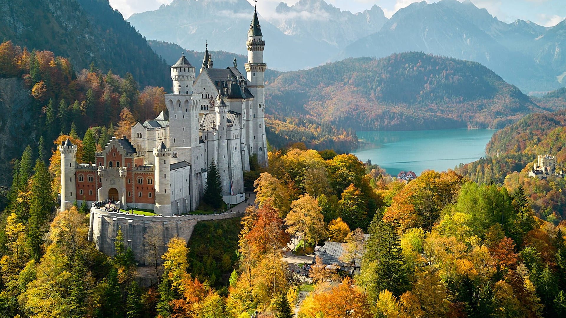 Schloss Neuschwanstein (Archivbild): Die Sehenswürdigkeit will die Bundesregierung als Welterbe vorschlagen.