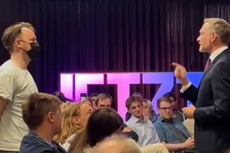 Ausschreitungen bei Bürgerdialog mit Lindner