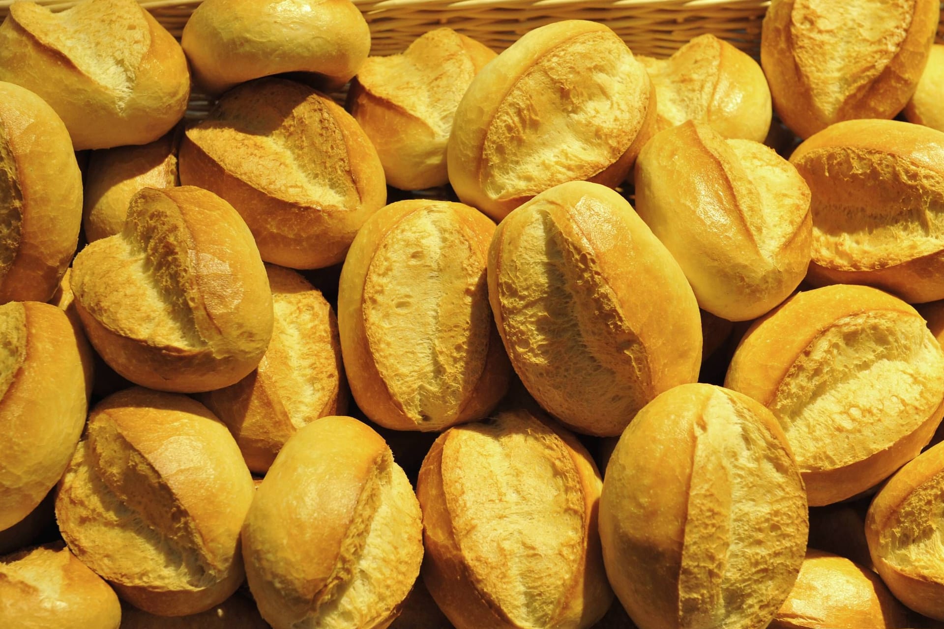 Brötchen (Symbolbild): Die Bäko Weser-Ems-Mitte eG und die Ebäcko eG fusionieren zum größten genossenschaftlich organisierten Bäckereigroßhändler. Brötchen (Symbolbild): Die Bäko Weser-Ems-Mitte eG und die Ebäcko eG fusionieren zum größten genossenschaftlich organisierten Bäckereigroßhändler.