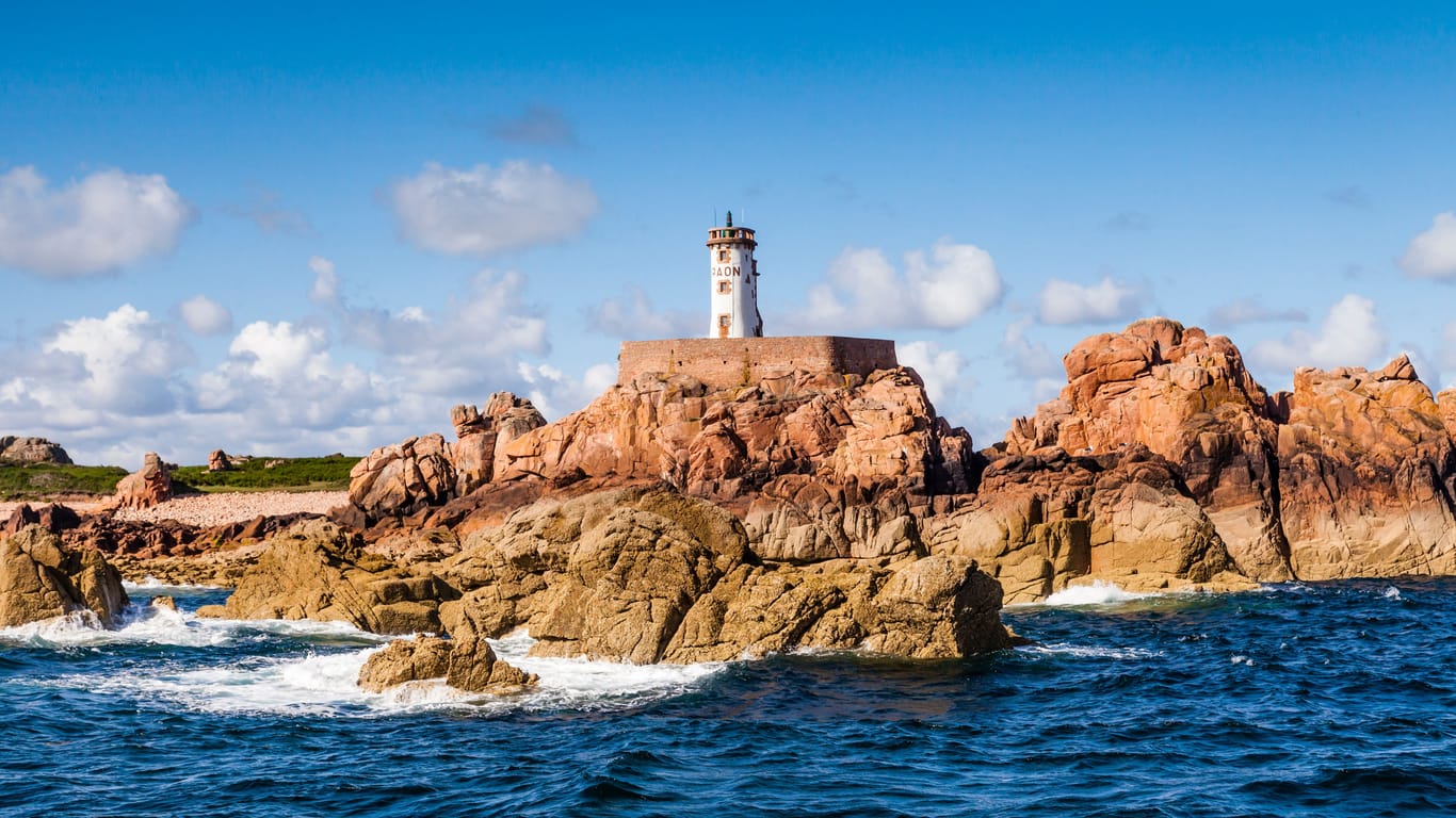 Der Leuchtturm Paon auf der Île de Bréhat: Der Turm ist eine beliebte Touristenattraktion.