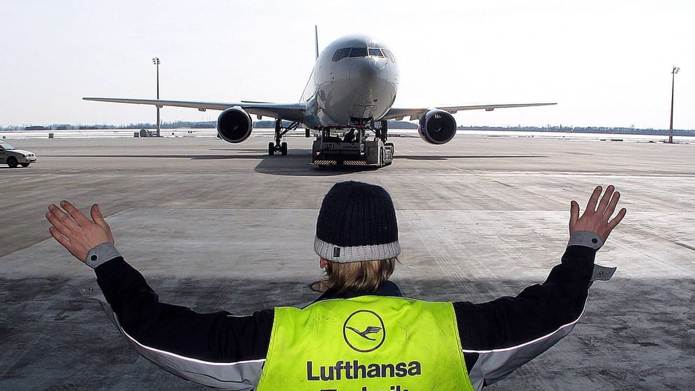 Flugzeug am Münchner Flughafen: Eine deutsche Urlauberin brauchte von Antalya hierher fast 30 Stunden.