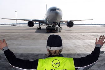 Flugzeug am Münchner Flughafen: Eine deutsche Urlauberin brauchte von Antalya hierher fast 30 Stunden.