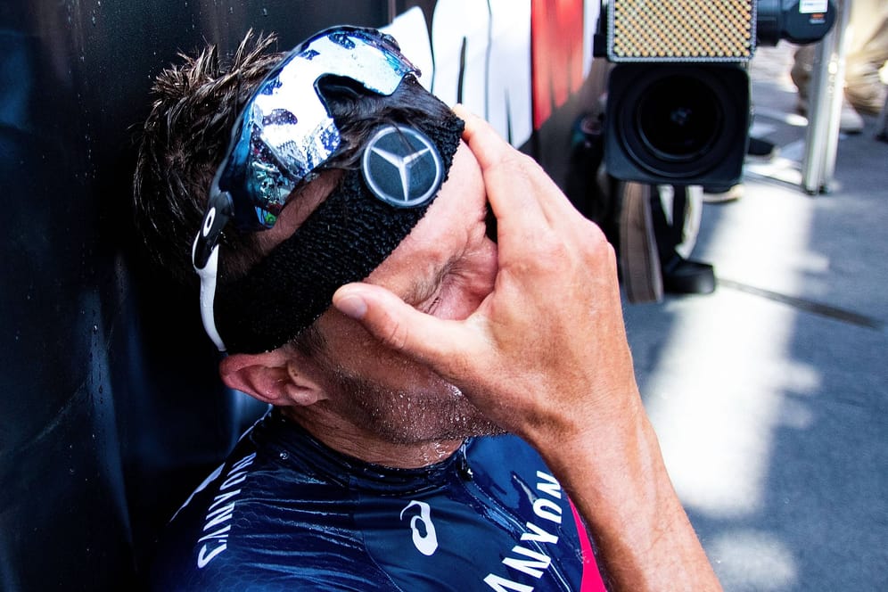 Jan Frodeno: Ein Teilnehmer der Ironman-EM kollidierte auf dem Rad mit einem Motorradfahrer.