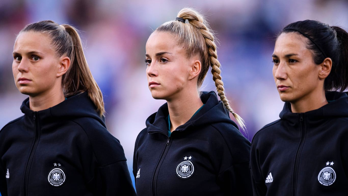 Klara Bühl, Giulia Gwinn und Sara Doorsun (v. l. n. r.): Die Spielerinnen starten im Juli in die WM.