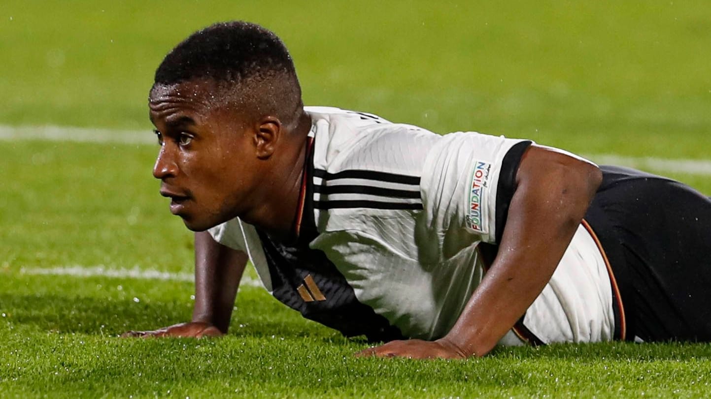 Youssoufa Moukoko: Der DFB-Star wurde Opfer von rassistischen Beleidigungen. Youssoufa Moukoko: Der DFB-Star wurde Opfer von rassistischen Beleidigungen.