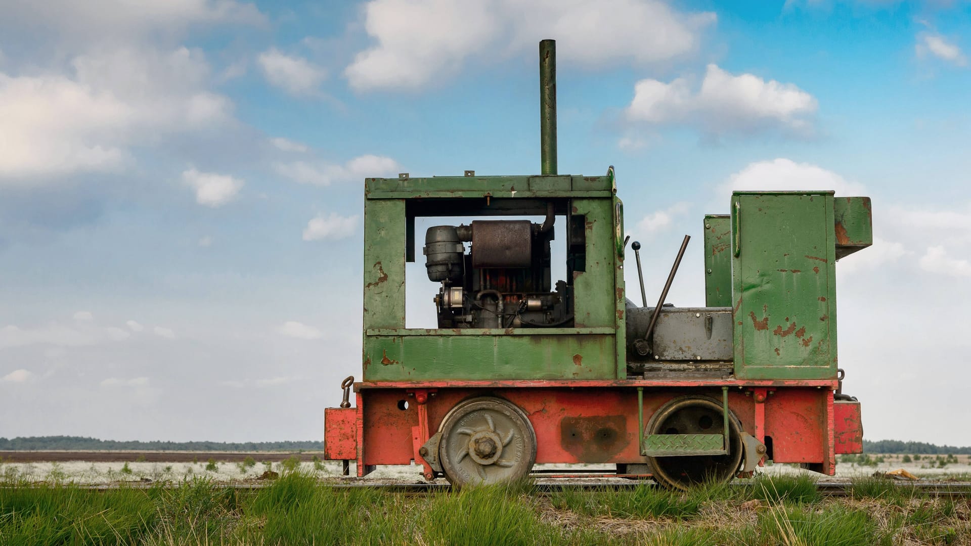 Eine Torfbahn im Moor (Archivfoto): Von diesen Vehikeln gibt es noch viele im Oldenburger Münsterland.