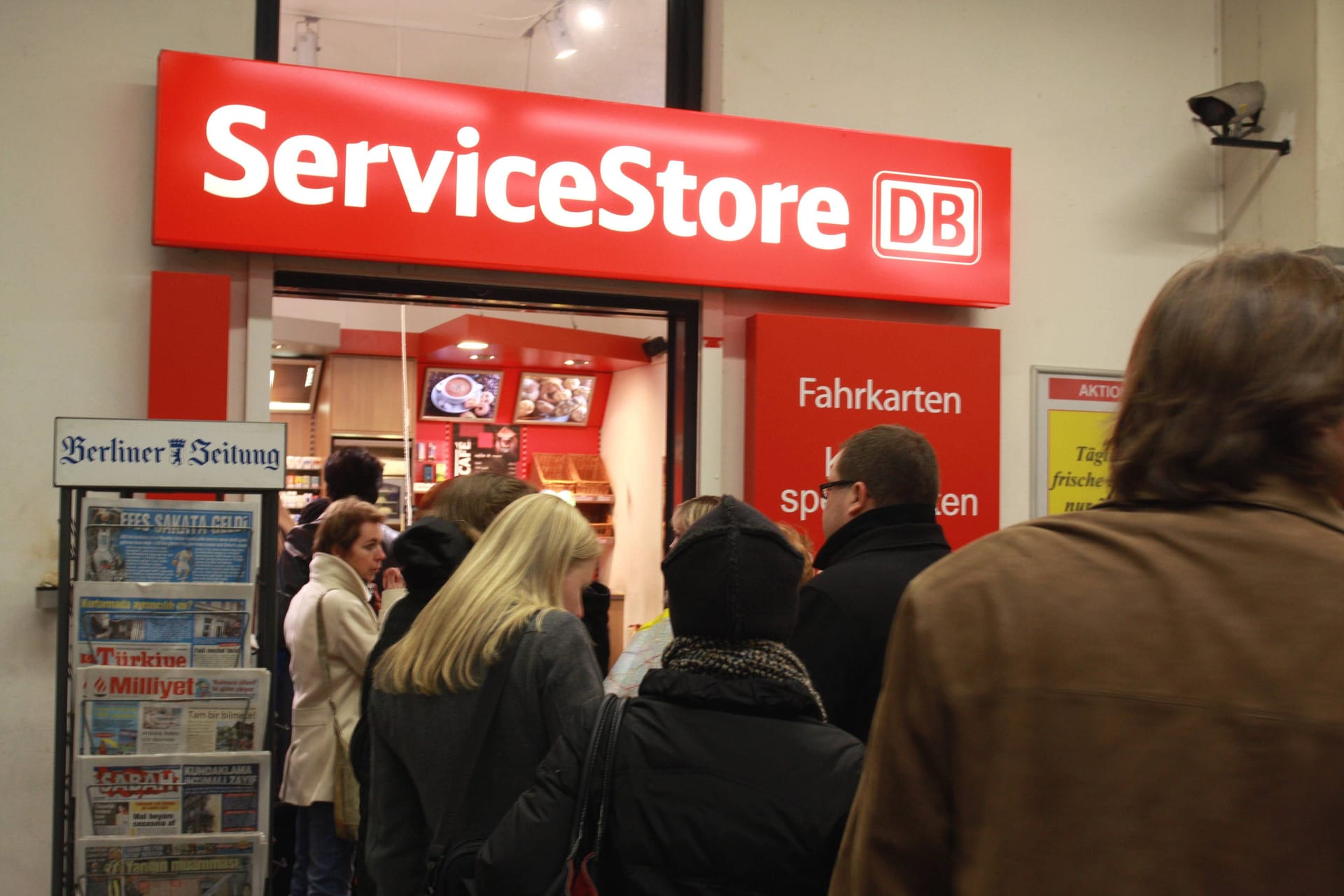 ServiceStore der Bahn: Lange Schlangen könnten bald der Vergangenheit angehören.