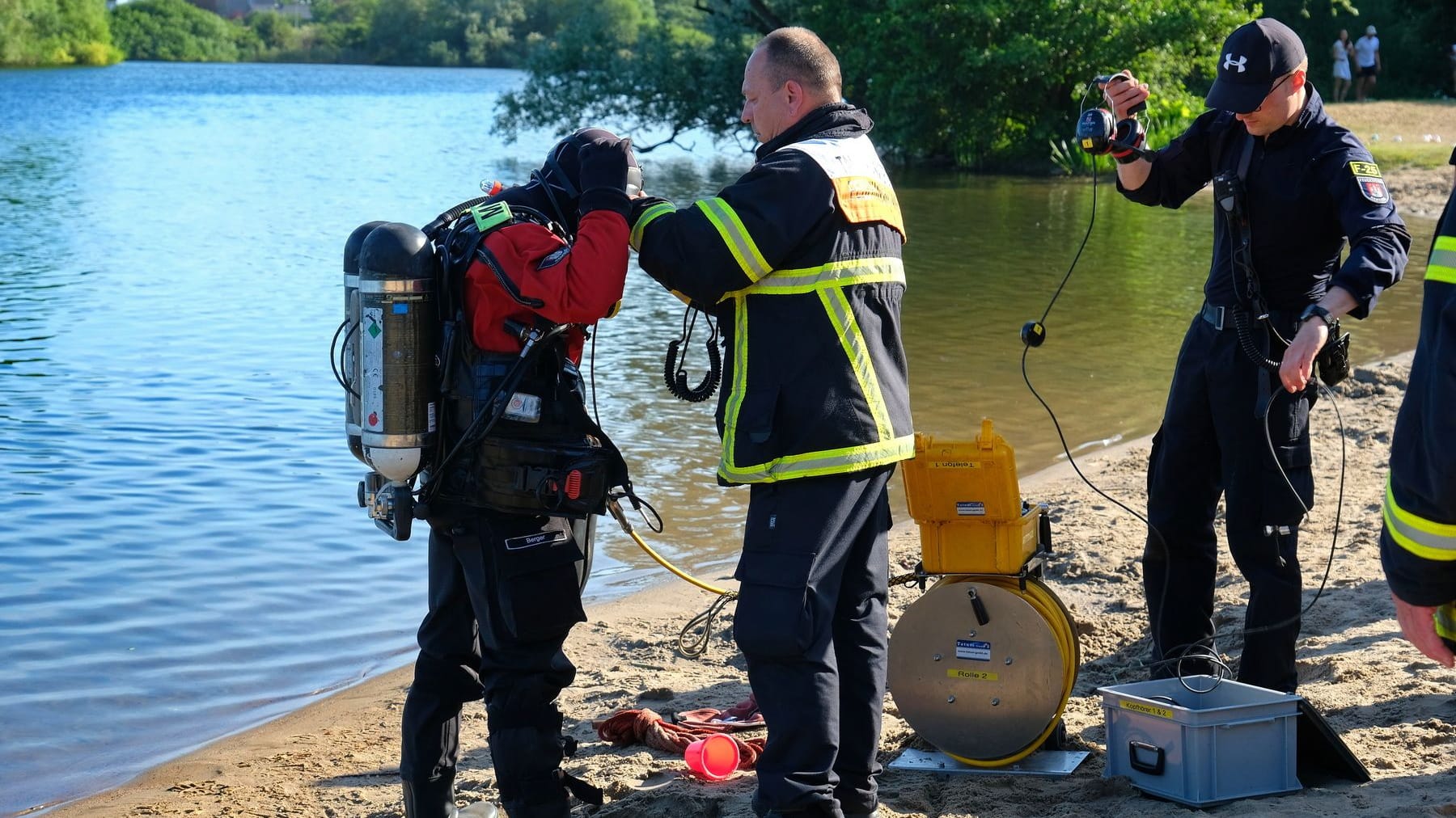 Double Tragedy: Two Swimming Accidents Prompt Rescue Alert in Hamburg