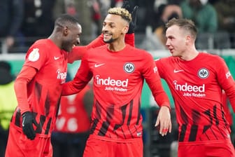 Randal Kolo Muani, Djibril Sow und Mario Götze (v. l. n. r.): Sie spielen für Eintracht Frankfurt.
