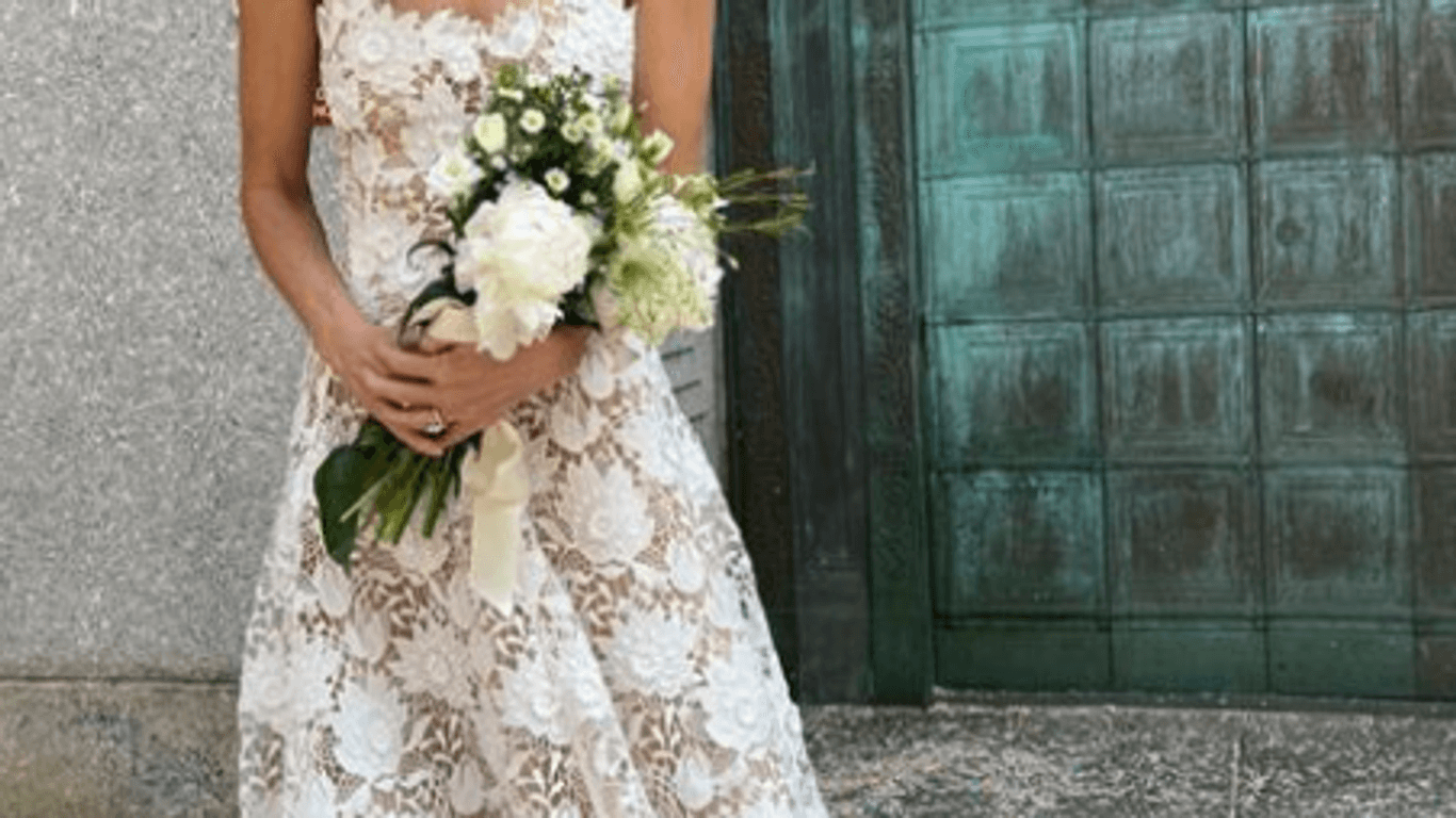 In ihrer Instagram-Story teilte Noami Watts ein weiteres Bild im Brautkleid.