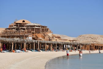 Touristen in Hurghada: Sommerurlaub ist hier besonders günstig.
