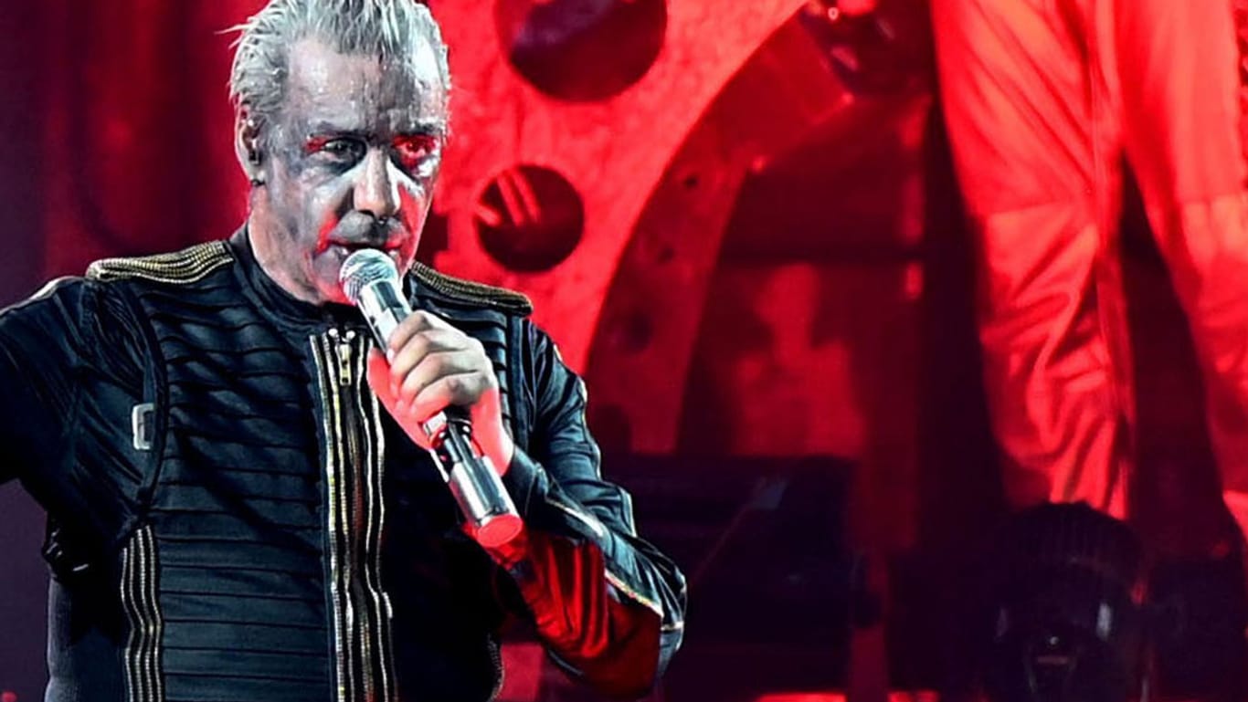 Till Lindemann: Was ist hinter den Kulissen der Rammstein-Konzerte passiert?