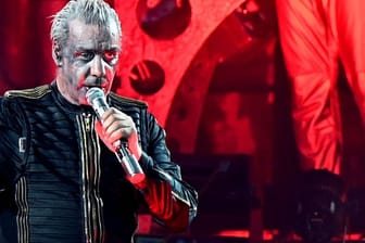 Till Lindemann: Was ist hinter den Kulissen der Rammstein-Konzerte passiert?