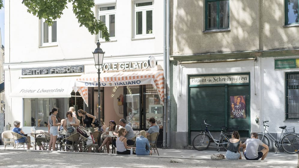Eine Eisdiele in Alt-Schwabing (Symbolbild): Doch wie teuer wird eine Kugel dieses Jahr?