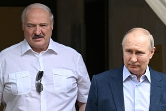 Diktatoren unter sich: Wladimir Putin und Alexander Lukaschenko (l.) in Putins Sommerresidenz.