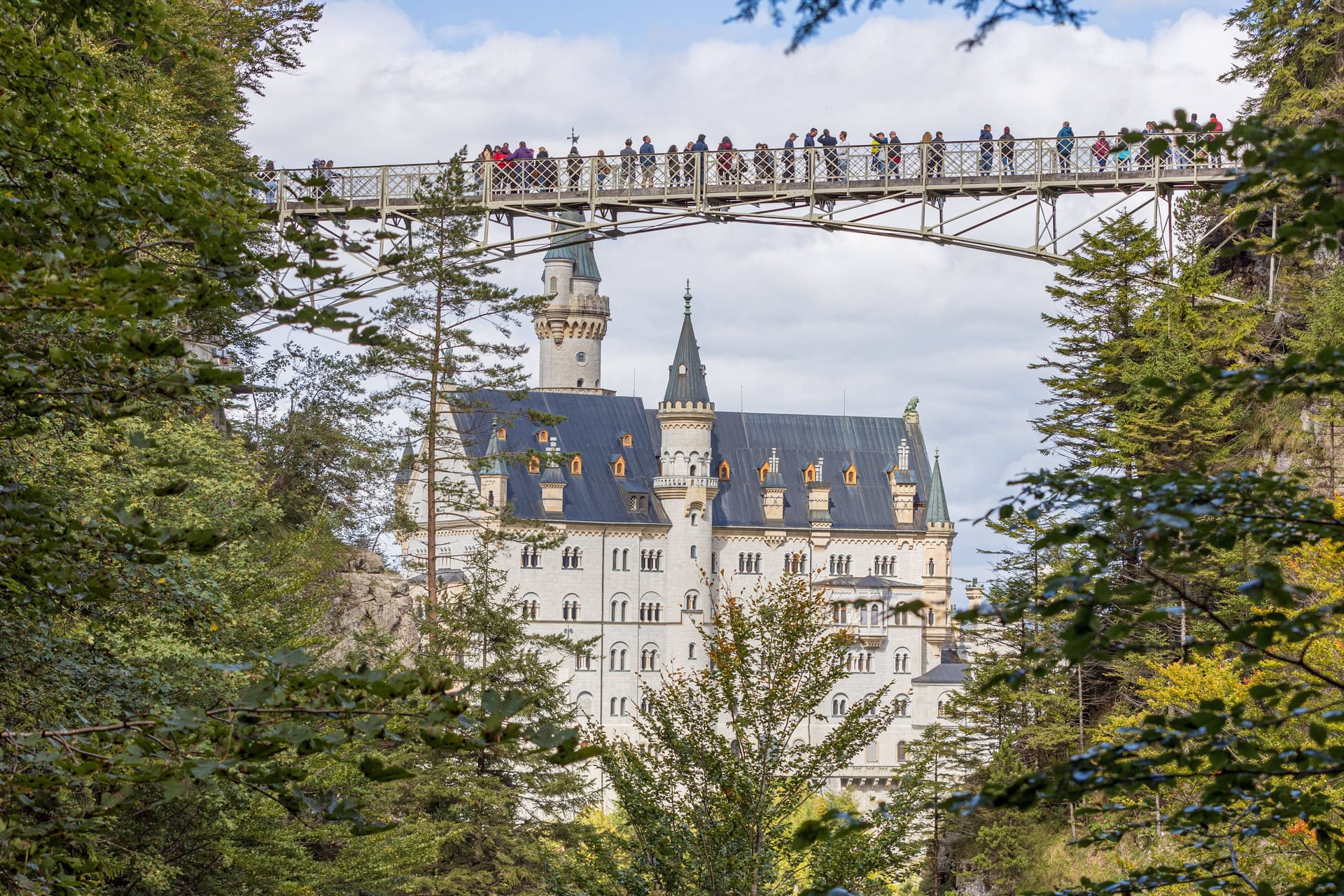 Die Marienbrücke bei Schloss Neuschwanstein: In der Nähe der Sehenswürdigkeit griff ein Mann am Mittwoch zwei Frauen an.