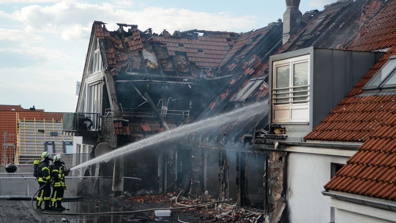 Bei einem Brand in Fürth wurden zwei Bewohner verletzt.