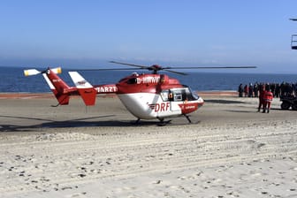 Rettungshubschrauber an der Ostsee (Symbolfoto): Ein Segler wurde ins Krankenhaus gebracht.