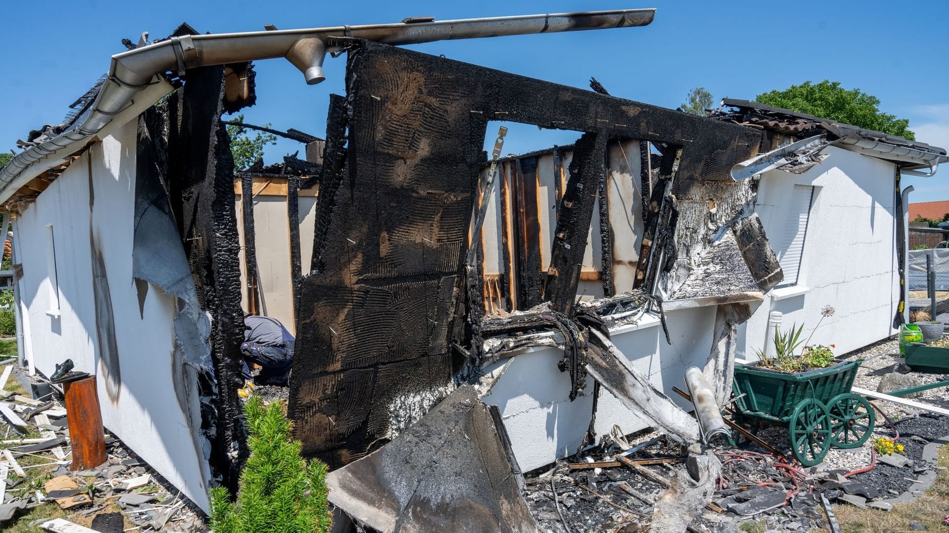 Zwei Menschen sterben bei Feuer in Jarmen Zwei Menschen sterben bei Feuer in Jarmen