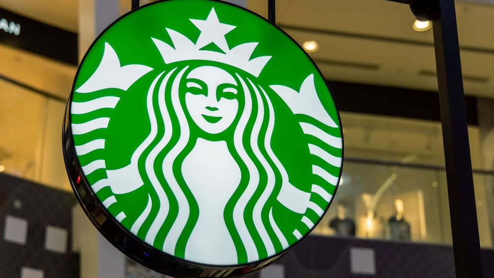 Starbucks-Logo (Symbolbild): Die Kaffeehauskette hat noch nie ihre Dividendenausschüttung ausgesetzt.