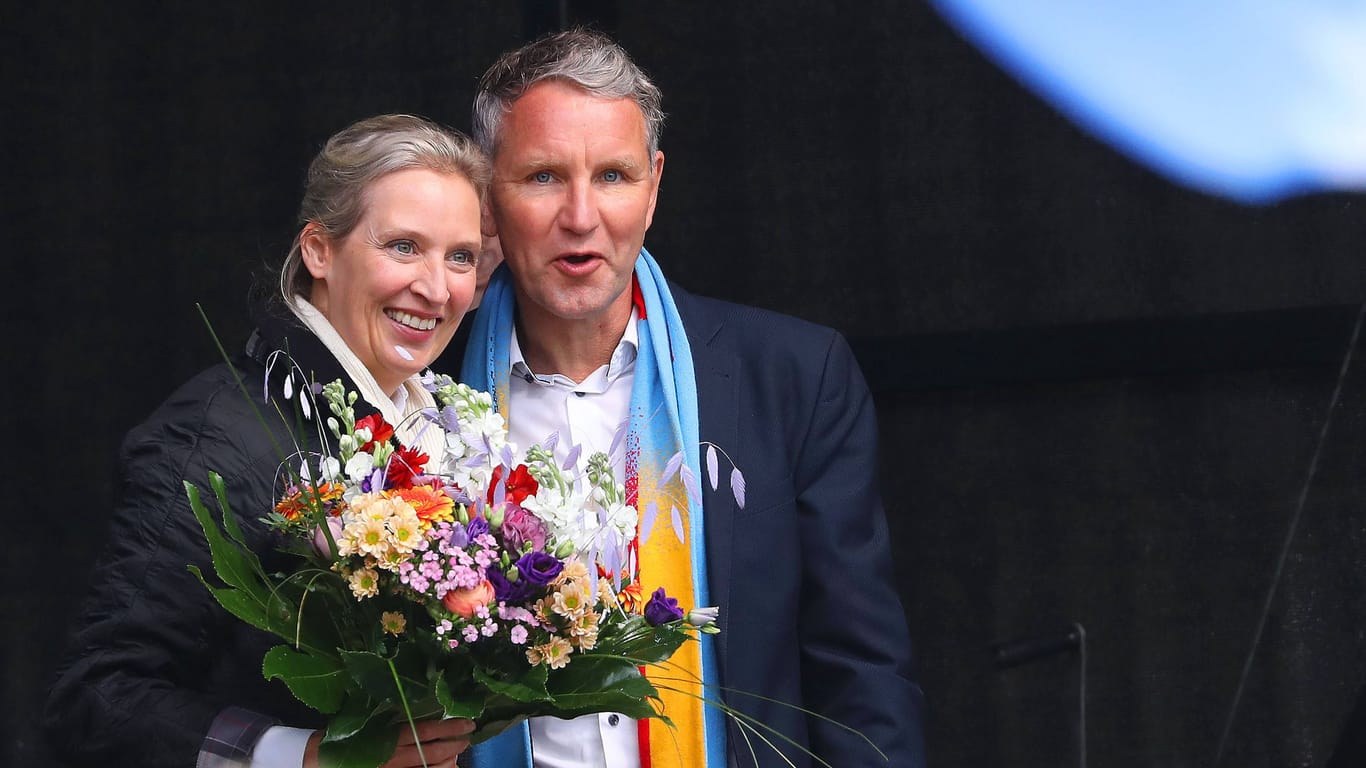 Grund zur Freude bei Alice Weidel und Björn Höcke von der AfD: Die Partei verzeichnet derzeit 18 Prozent in Umfragen zur Bundestagswahl.