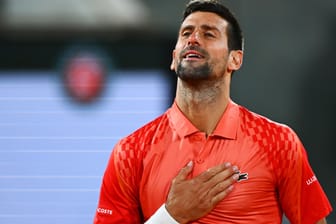 Der Serbe Novak Djokovic macht bei den French Open einmal mehr mit umstrittenen Äußerungen von sich reden.