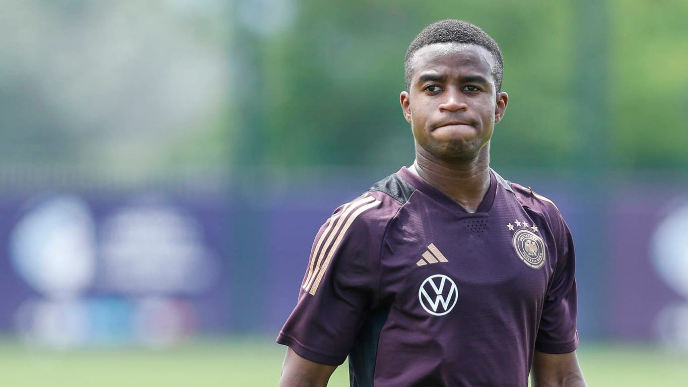 Youssoufa Moukoko: Er wird die deutsche U21 wohl nicht ins Viertelfinale schießen.