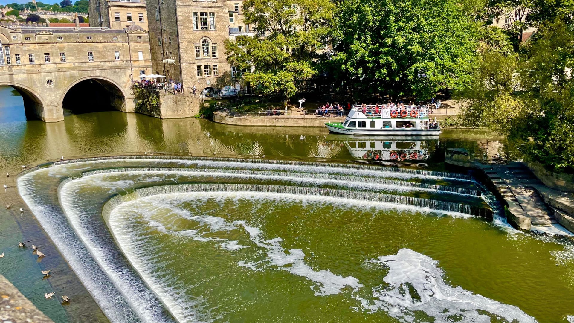 Bath in England (Archivbild): Acht Teenager sind in dem Ort bei Bristol festgenommen worden. Bath in England (Archivbild): Acht Teenager sind in dem Ort bei Bristol festgenommen worden.