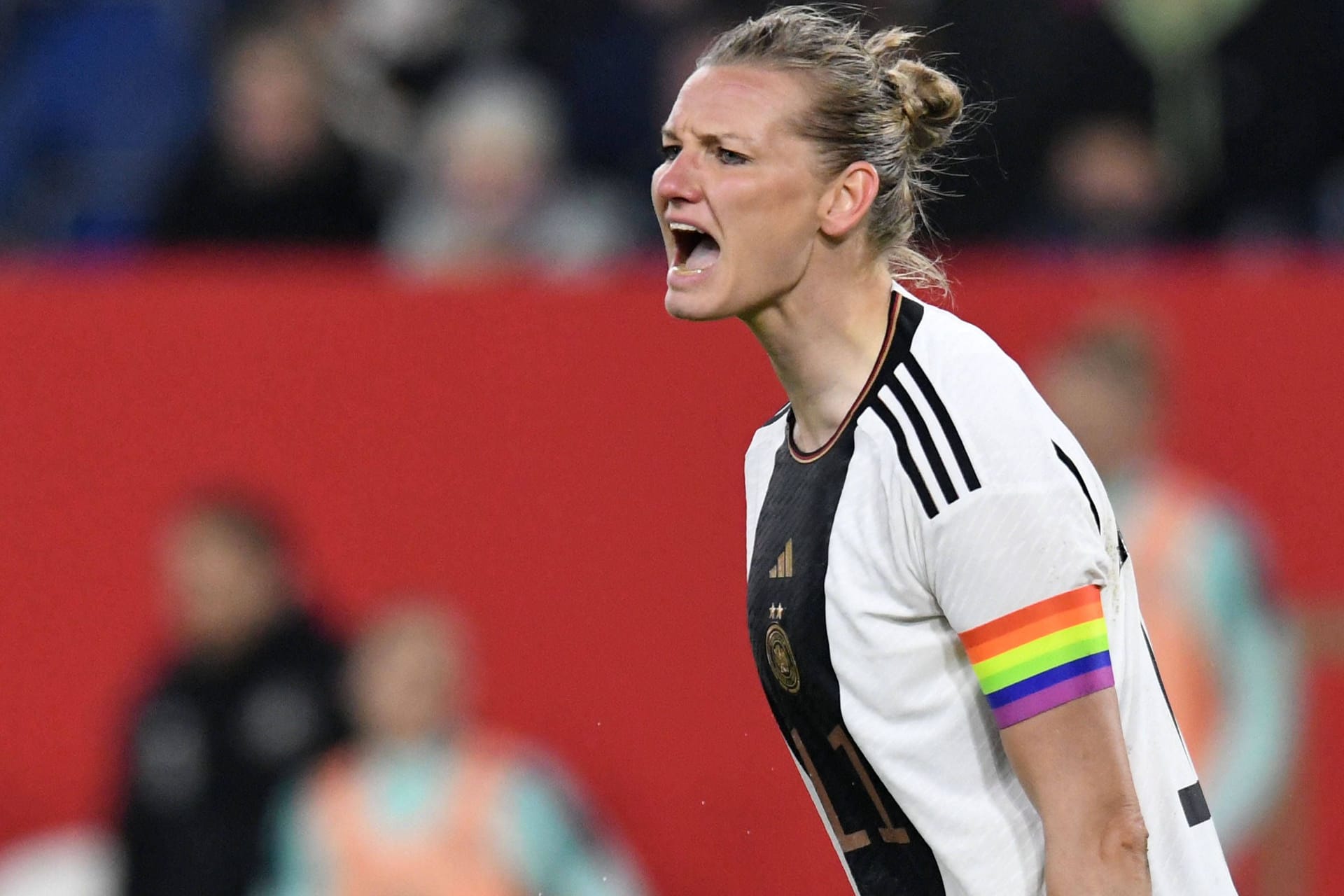 Alexandra Popp: Die DFB-Kapitänin und ihr Team werden doch im Free-TV zu sehen sein.