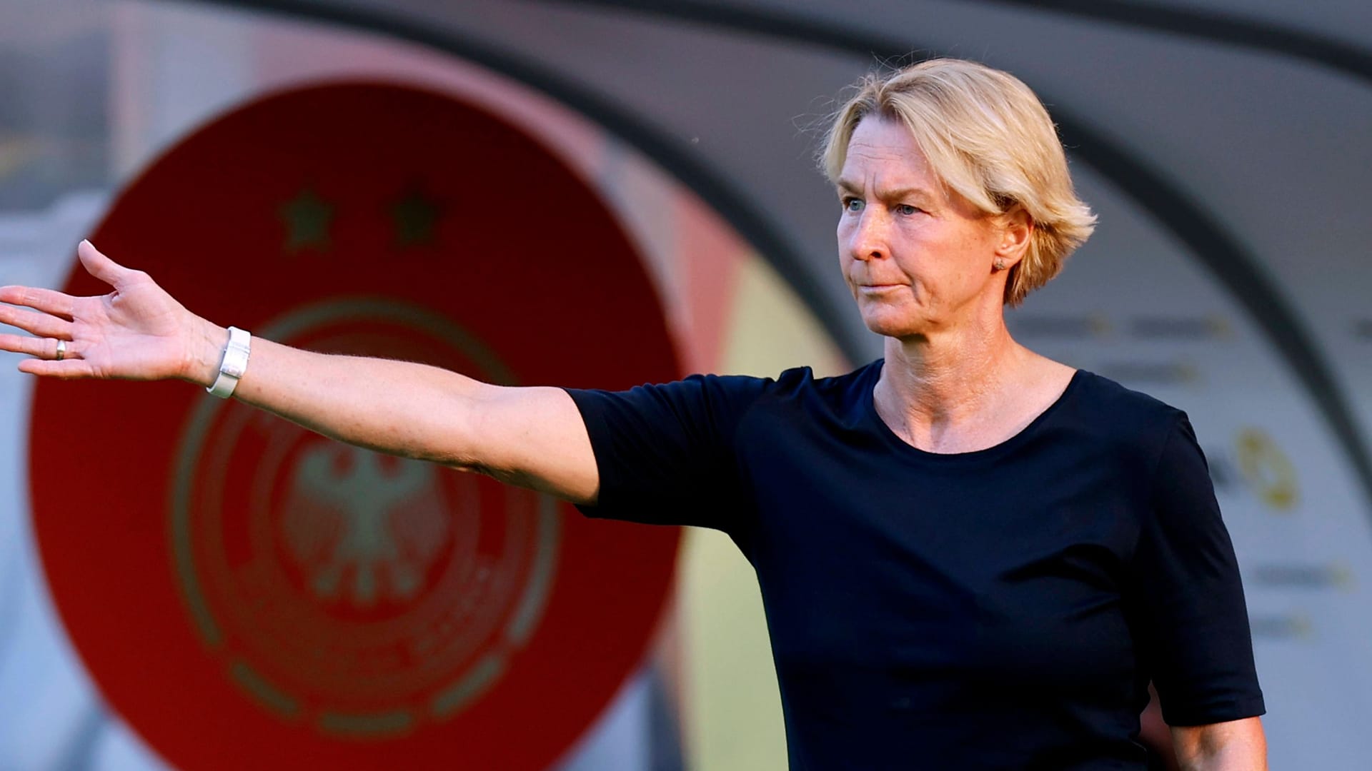 Martina Voss-Tecklenburg: Die Bundestrainerin will mit Deutschland den WM-Titel holen. Martina Voss-Tecklenburg: Die Bundestrainerin will mit Deutschland den WM-Titel holen.