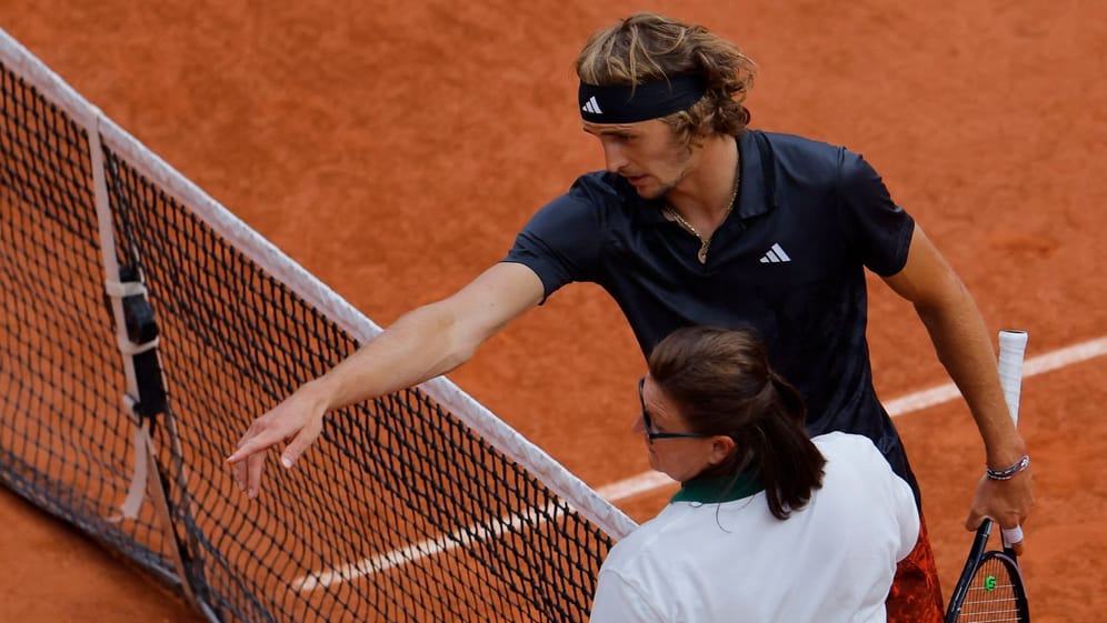 Gesprächsbedarf: Alexander Zverev im Gespräch mit der Schiedsrichterin.