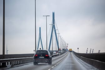 Die Köhlbrandbrücke in Hamburg: Am Wochenende steht eine Vollsperrung an.