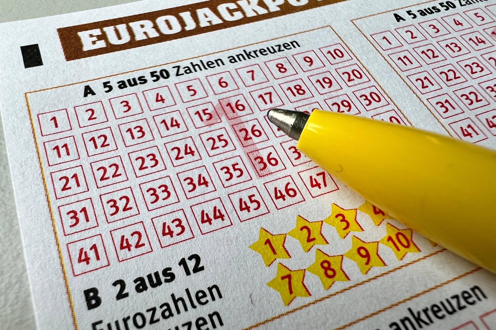 Was sind hier die richtigen Zahlen? Die Chance auf den Jackpot liegt bei 1 zu 140 Millionen.