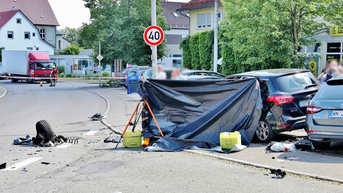 Althütte im Rems-Murr-Kreis: Der dramatische Unfall ereignete sich mitten in der kleinen Gemeinde. Althütte im Rems-Murr-Kreis: Der dramatische Unfall ereignete sich mitten in der kleinen Gemeinde.