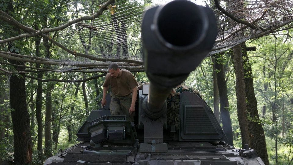 Die deutsche Panzerhaubitze 2000 im Einsatz an der Front in der Ukraine.