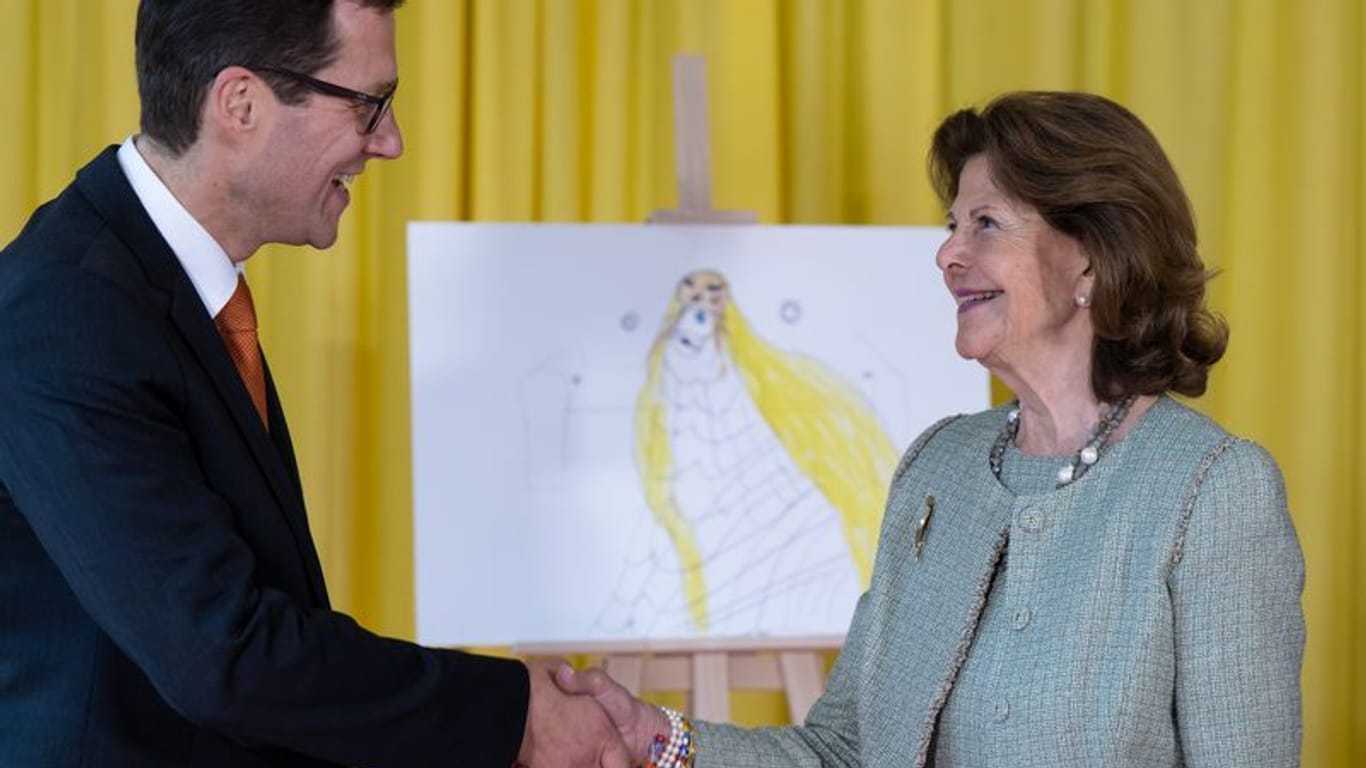 Königin Silvia von Schweden im kbo-Kinderzentrum in München: Dort eröffnete sie das bei der Eröffnung des "Childhood-Haus".
