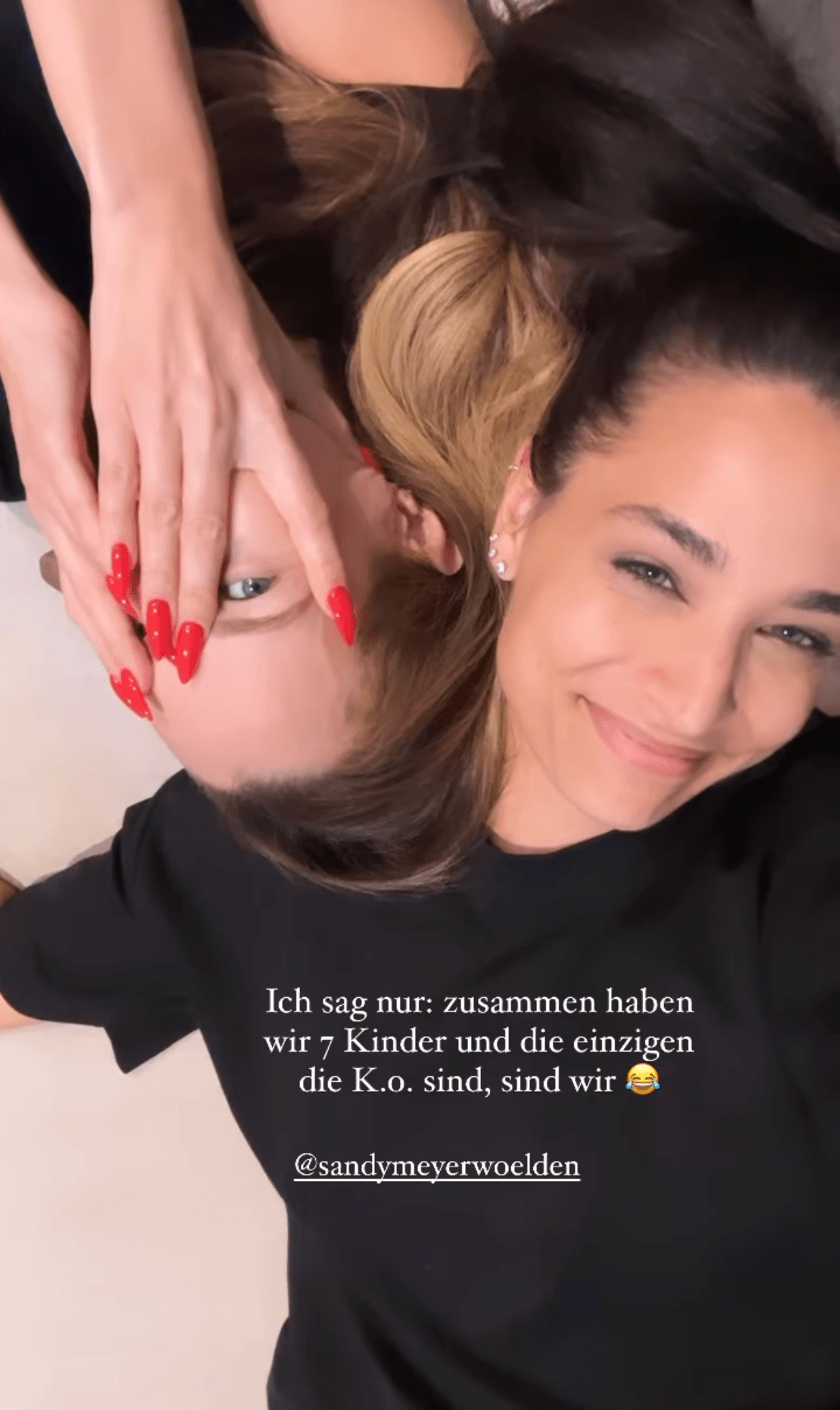 Alessandra Meyer-Wölden und Amira Pocher posieren gemeinsam auf Instagram.