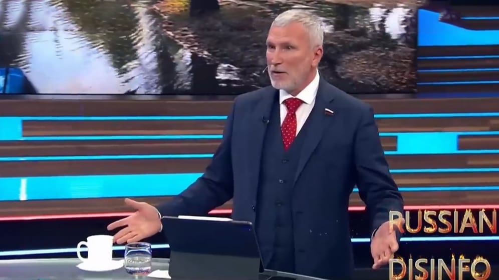 Bizarre Aussagen im Staats-TV: Ein russischer Abgeordneter blickt mit Schadenfreude auf den Bruch des Staudamms in der Ukraine.
