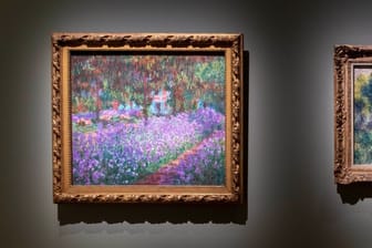 Gemälde von Monet: Das Bild haben zwei Klimaaktivistinnen mit Farbe beschmiert.