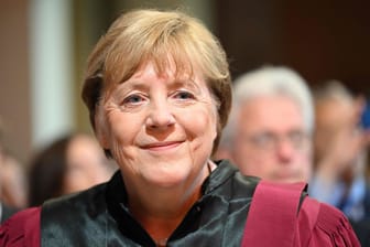 Angela Merkel: Die Ex-Bundeskanzlerin erhält die Ehrendoktorwürde von der Pariser Hochschule Sciences Po.
