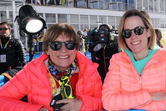 Rosi Mittermeier mit ihrer Tochter Amelie Neureuther: Rosi litt an einer schweren Krankheit. Rosi Mittermeier mit ihrer Tochter Amelie Neureuther: Rosi litt an einer schweren Krankheit.