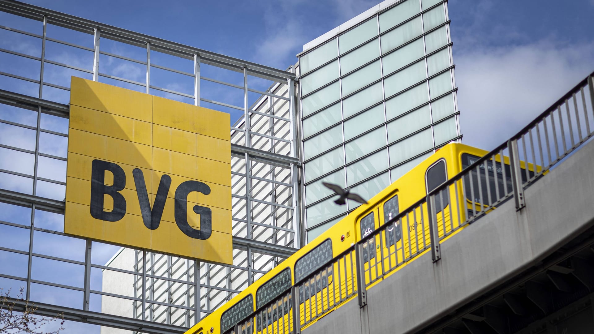 Berliner Verkehrsbetriebe (Archivbild): Die BVG hatte sich kurzzeitig öffentlich gegen die AfD positioniert.