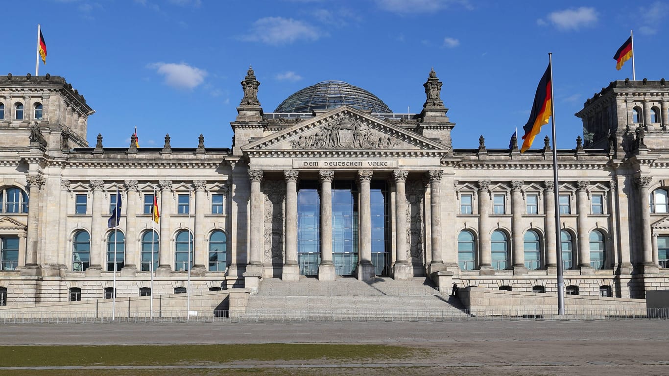 Reichstagsgebäude in Berlin (Archivbild):